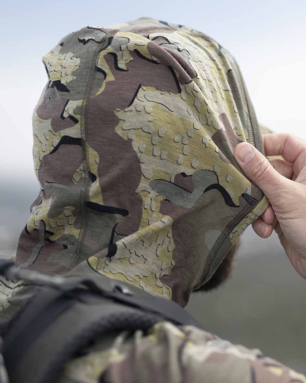 ULTRA Merino 120 LT LS Hoodie | Olive